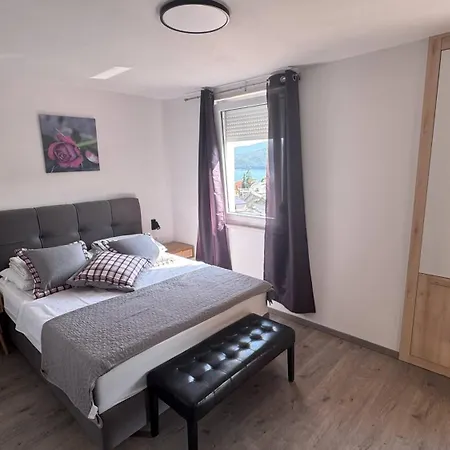 Apartment's Tatjana