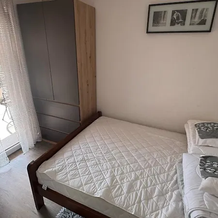 Apartment's Tatjana *